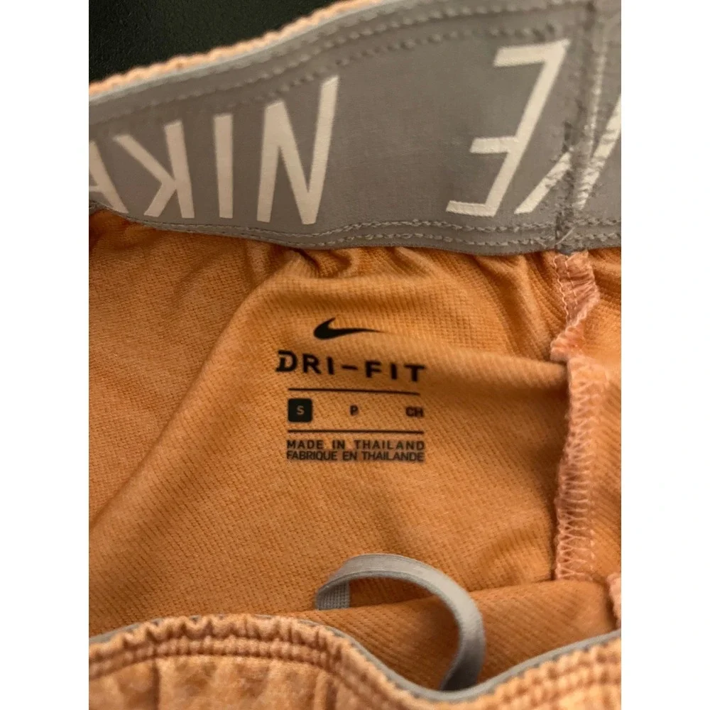 Nike Dri-FIT Womens Running Shorts Heather Orange Athletic Gym Size Small
